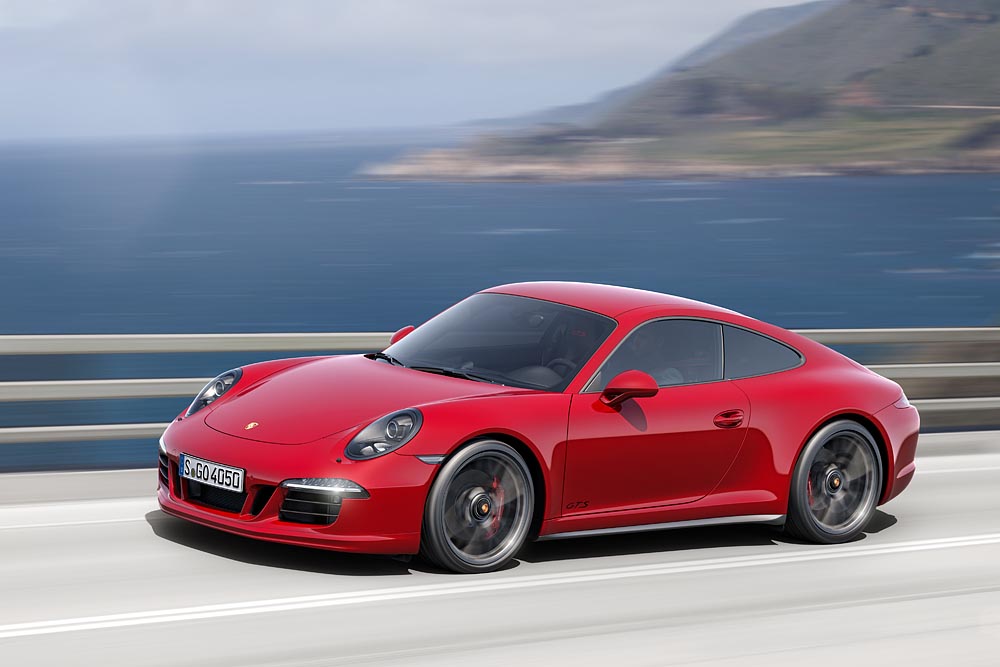 what makes a 911 GTS Porsche model